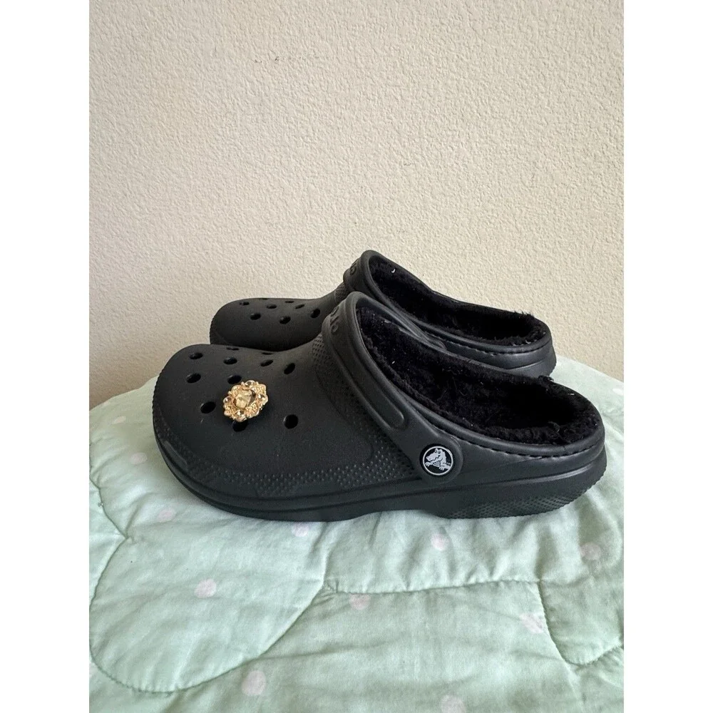 Crocs Black Faux Fur Fuzz-Lined Slip On Clog Round Toe Womens size 8